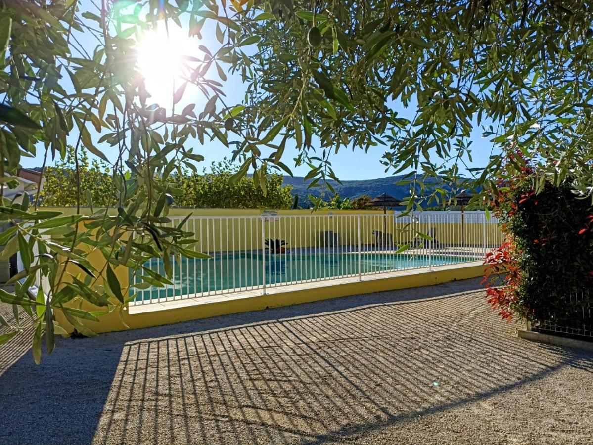 Le De Marilou Classe 3 Etoiles Pont D'arc, Privee Piscine Ferienhaus Vallon-Pont-dʼArc